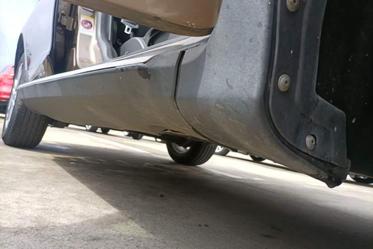 Used Volvo XC60 2016 T5 Smart Drive Edition Right Side Sill
