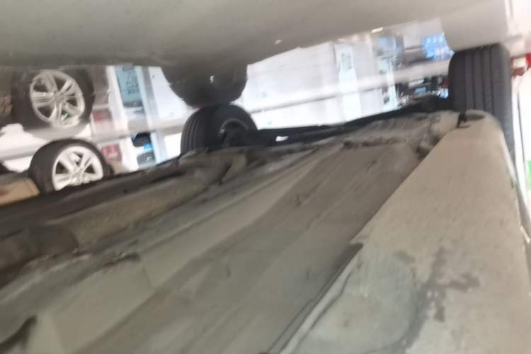 Used Volvo XC60 2016 T5 Smart Version Right Side Sill