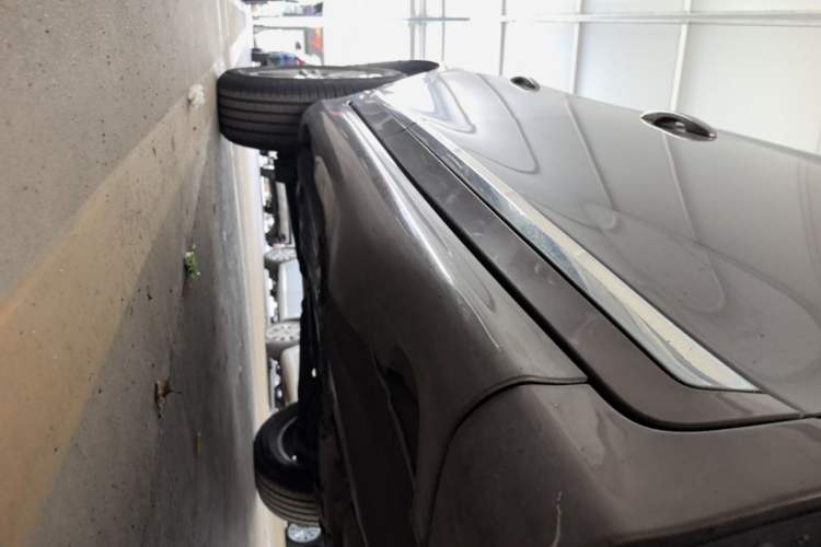 Used Volvo XC60 2016 T5 Smart Version Right Side Sill