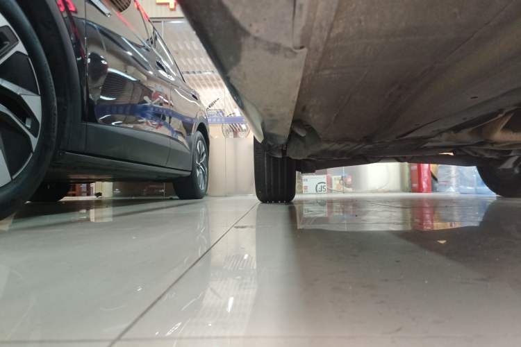 Used Volvo XC60 2016 T5 Smart Version Right Side Sill