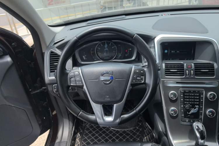 Used Volvo XC60 2016 T5 AWD Zhiyuan Edition Steering Wheel