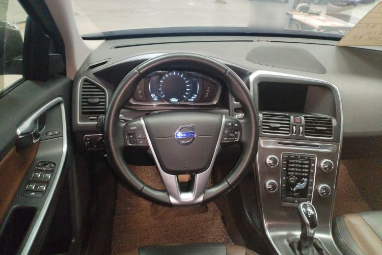 Used Volvo XC60 2016 T5 Smart Version Steering Wheel