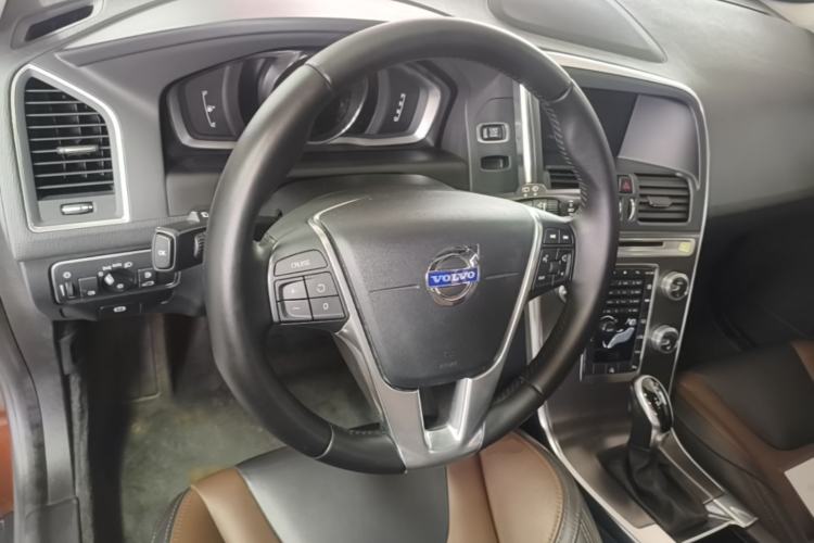 Used Volvo XC60 2016 T5 Smart Version Steering Wheel