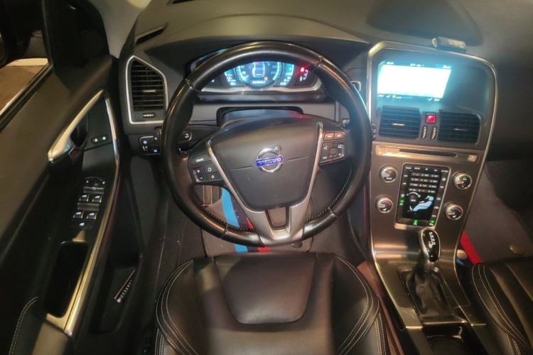 Used Volvo XC60 2016 T5 Smart Version Steering Wheel