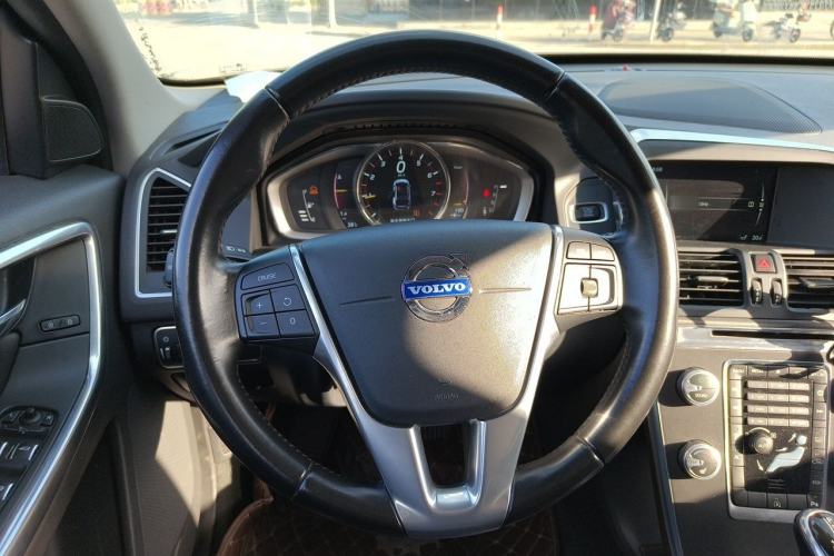 Used Volvo XC60 2016 T5 Smart Version Steering Wheel