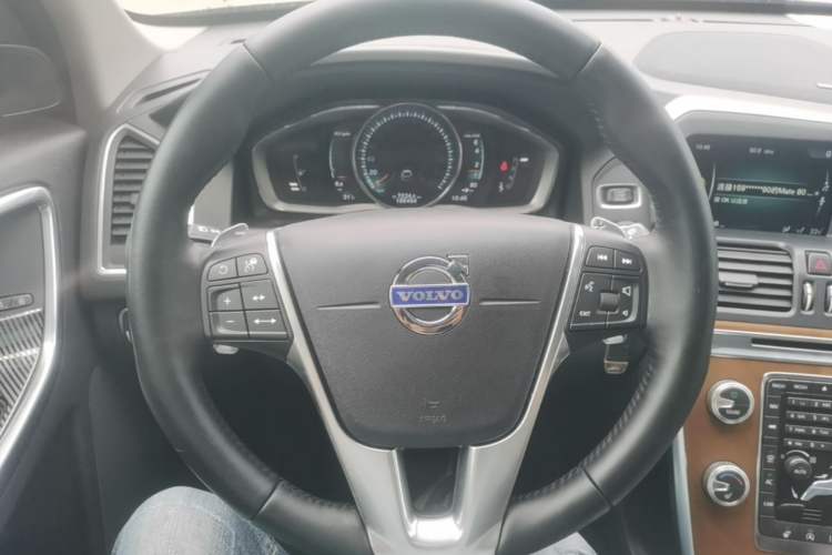 Used Volvo XC60 2016 T6 AWD Zhiyue Edition Steering Wheel
