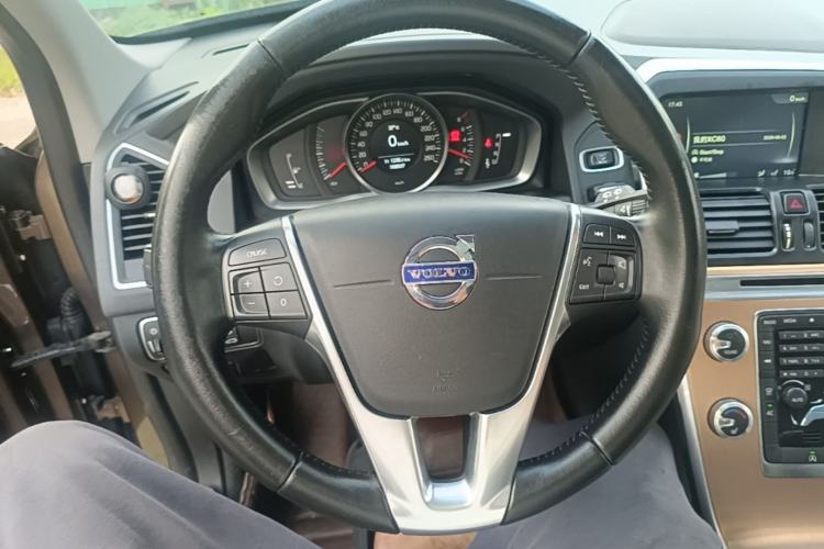Used Volvo XC60 2016 T5 Smart Upgrade Model Steering Wheel