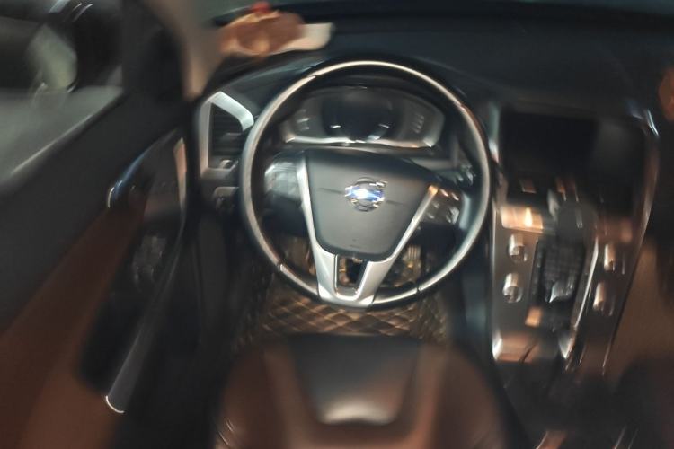 Used Volvo XC60 2016 T5 Smart Version Steering Wheel
