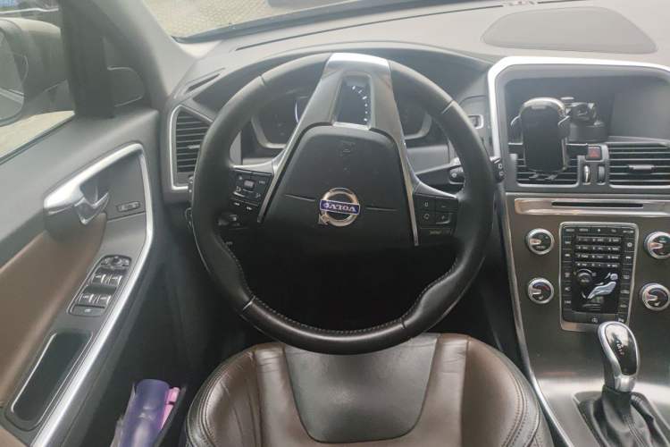 Used Volvo XC60 2016 T5 Smart Version Steering Wheel