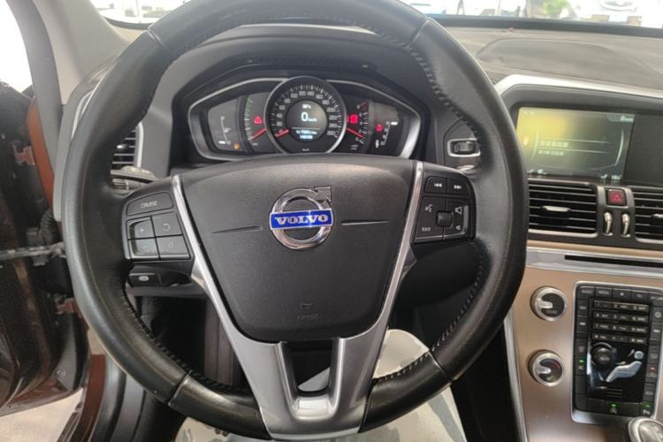 Used Volvo XC60 2016 T5 Smart Upgrade Model Steering Wheel