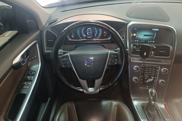 Used Volvo XC60 2016 T5 Smart Version Steering Wheel