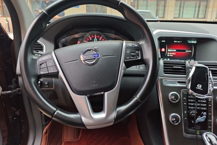 Used Volvo XC60 2016 T5 Smart Version Steering Wheel