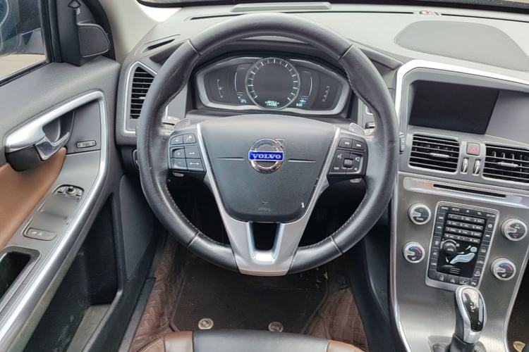 Used Volvo XC60 2016 T5 AWD Smart Drive Edition Steering Wheel