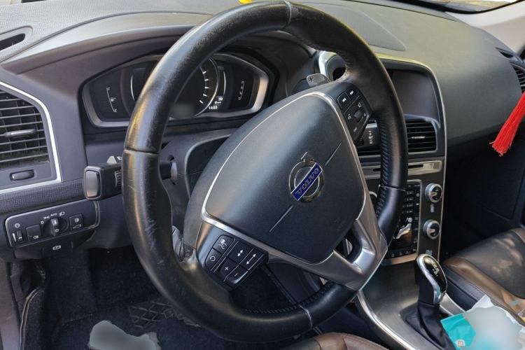 Used Volvo XC60 2016 T5 AWD Smart Drive Edition Steering Wheel