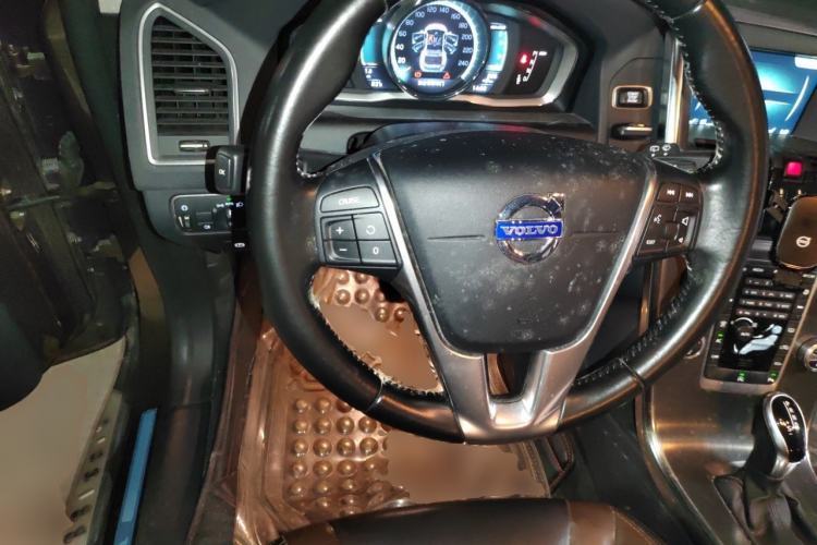 Used Volvo XC60 2016 T5 Smart Version Steering Wheel
