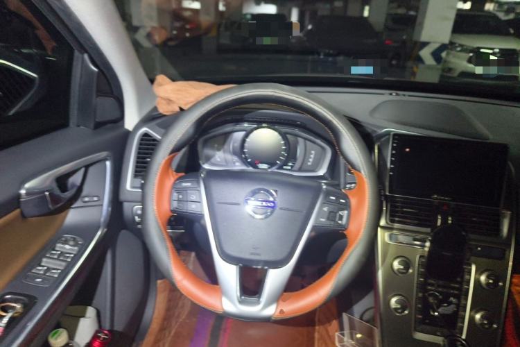 Used Volvo XC60 2016 T5 Smart Version Steering Wheel