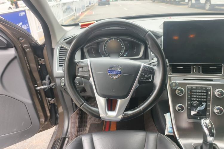 Used Volvo XC60 2016 T5 Smart Version Steering Wheel
