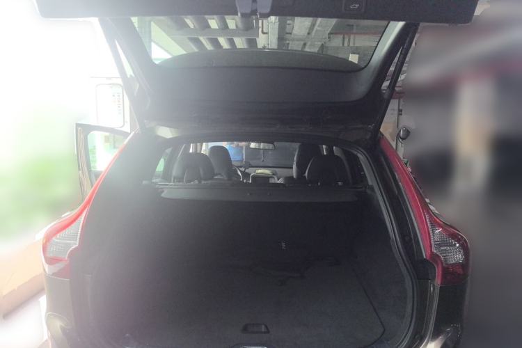 Used Volvo XC60 2016 T5 Smart Version Trunk