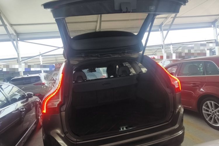 Used Volvo XC60 2016 T5 Smart Version Trunk
