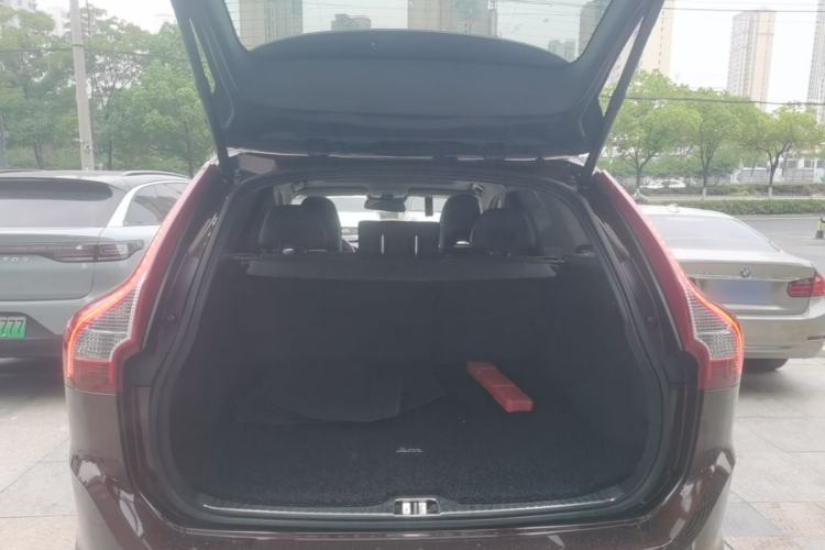Used Volvo XC60 2016 T6 AWD Zhiyue Edition Trunk