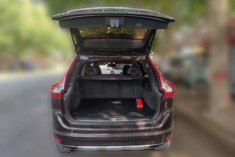 Used Volvo XC60 2016 T5 AWD Smart Drive Edition Trunk