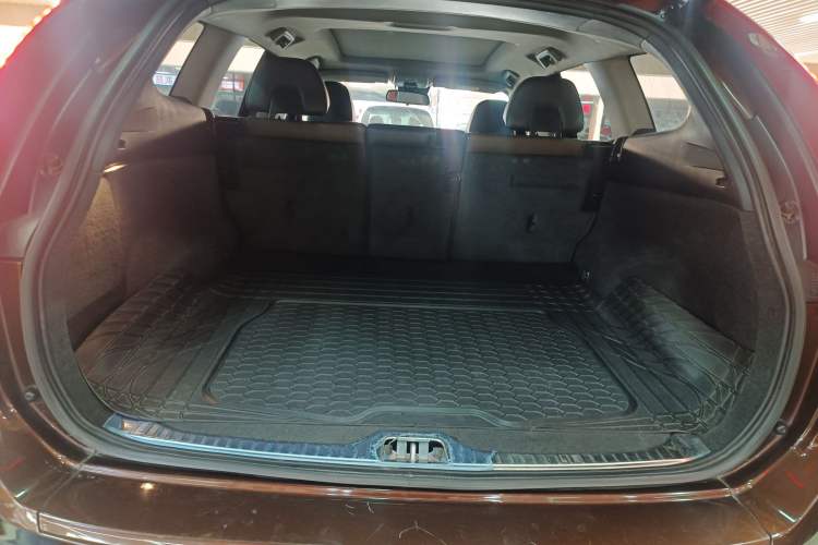Used Volvo XC60 2016 T5 Smart Version Trunk