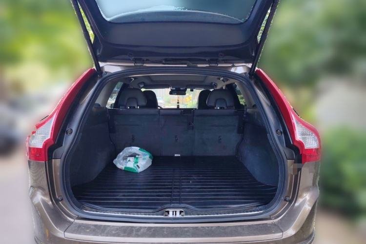 Used Volvo XC60 2016 T5 AWD Zhiyuan Edition Trunk