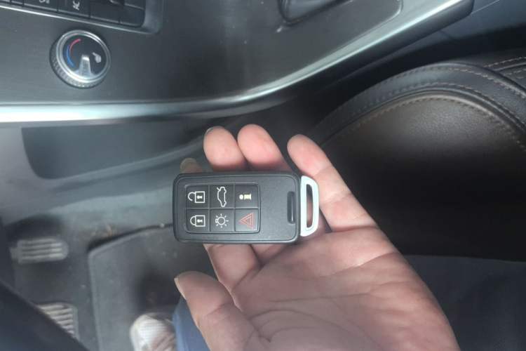 Used Volvo XC60 2016 T5 Smart Version Vehicle Key