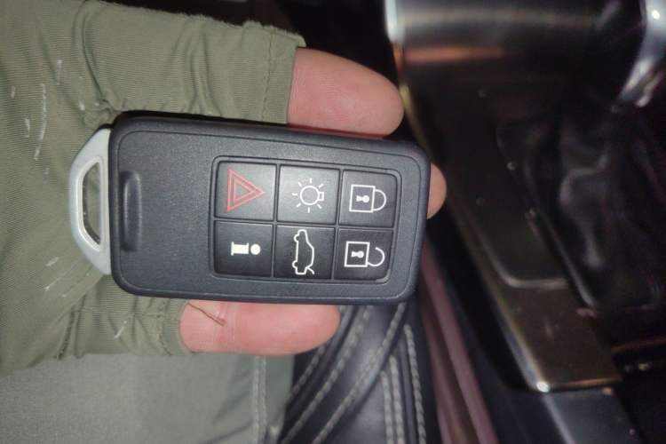 Used Volvo XC60 2016 T5 Smart Version Vehicle Key