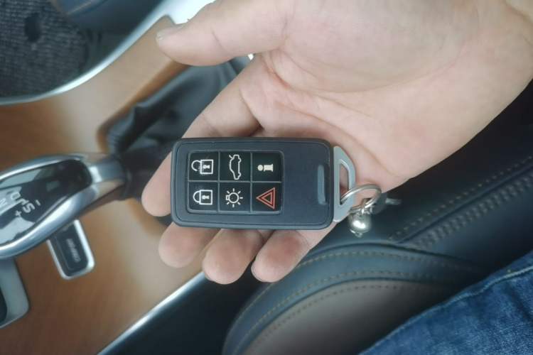 Used Volvo XC60 2016 T6 AWD Zhiyue Edition Vehicle Key