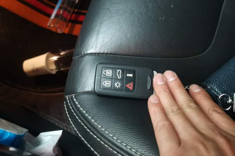 Used Volvo XC60 2016 T5 Smart Version Vehicle Key