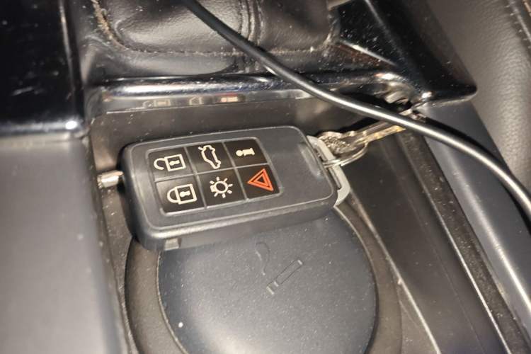 Used Volvo XC60 2016 T5 Smart Version Vehicle Key