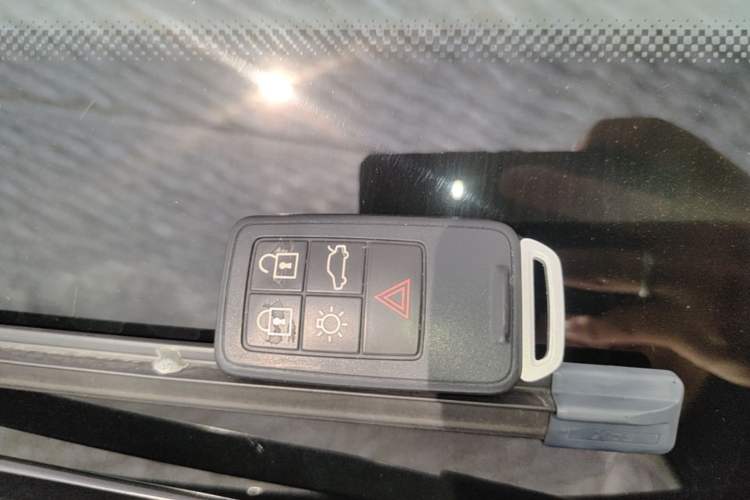 Used Volvo XC60 2016 T5 Smart Upgrade Model Vehicle Key