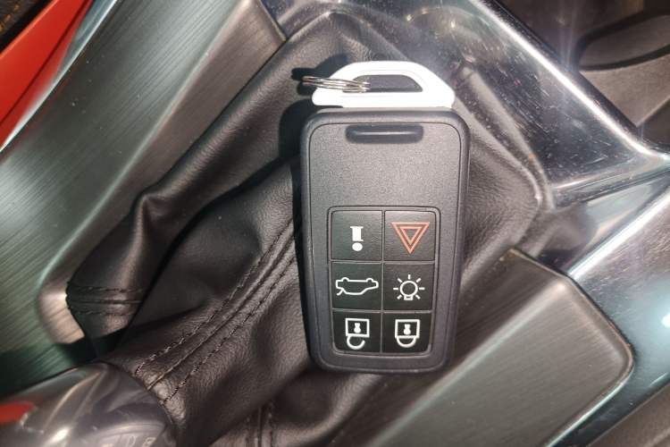 Used Volvo XC60 2016 T5 Smart Version Vehicle Key