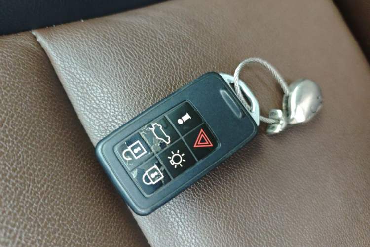 Used Volvo XC60 2016 T5 Smart Version Vehicle Key