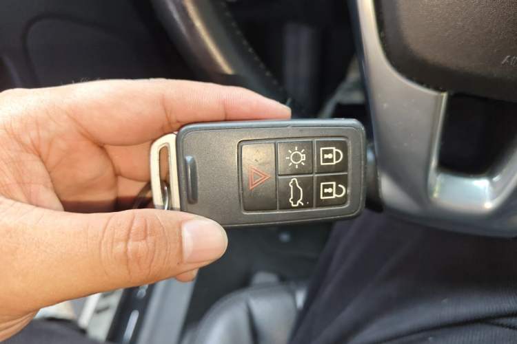 Used Volvo XC60 2016 T5 Smart Version Vehicle Key