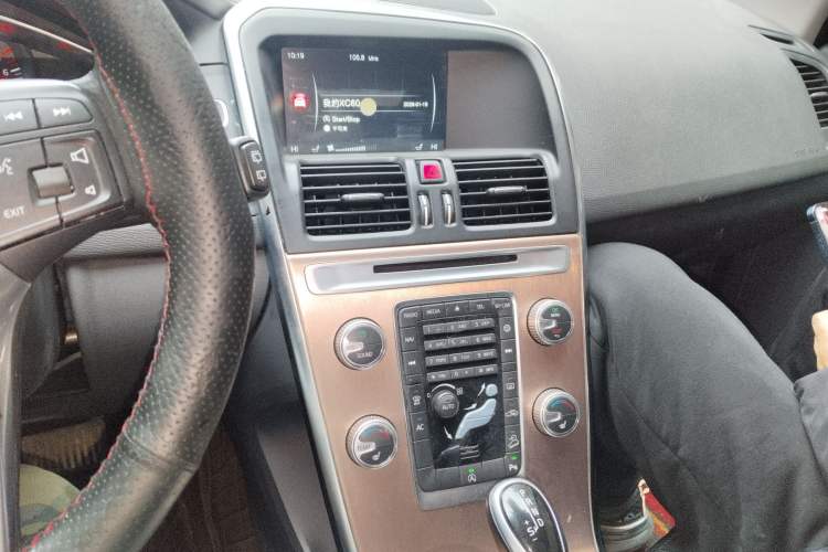 Used Volvo XC60 2016 T5 Smart Upgrade Model Audio And AC Panel