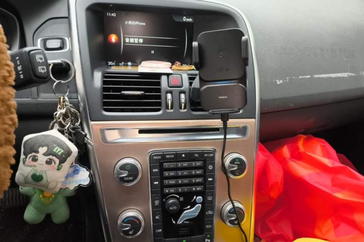 Used Volvo XC60 2016 T5 Smart Version Audio And AC Panel