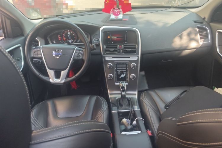 Used Volvo XC60 2016 T5 AWD Zhiyuan Edition Center Console