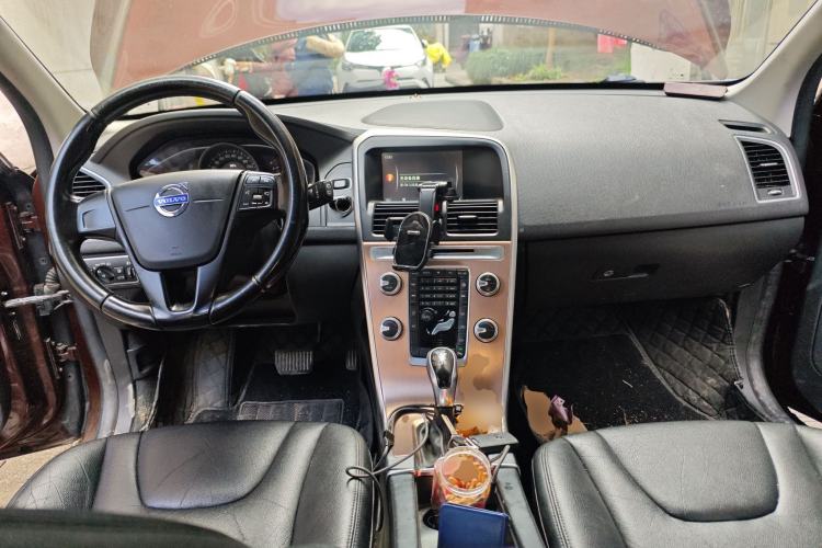 Used Volvo XC60 2016 T5 Smart Drive Edition Center Console
