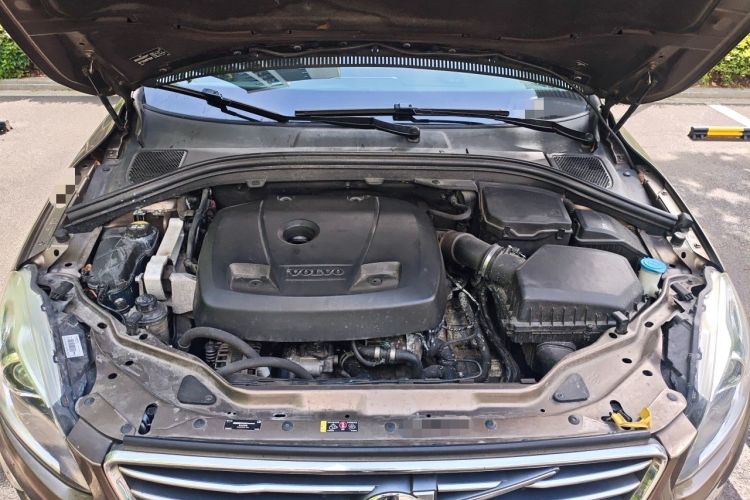 Used Volvo XC60 2016 T5 Smart Upgrade Model Engine Bay