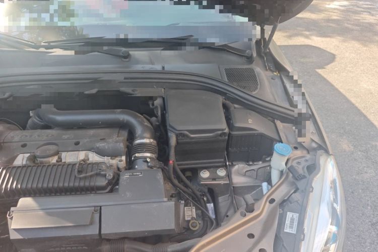Used Volvo XC60 2016 T5 AWD Zhiyuan Edition Engine Bay Left