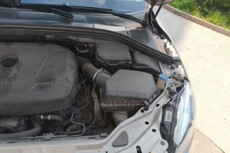 Used Volvo XC60 2016 T5 Smart Upgrade Model Engine Bay Left