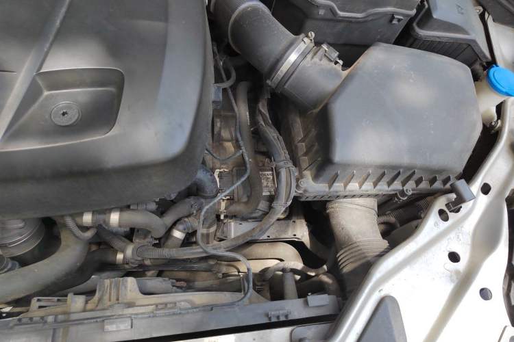 Used Volvo XC60 2016 T5 Smart Version Engine Bay Left