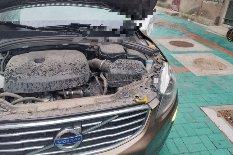 Used Volvo XC60 2016 T5 Smart Upgrade Model Engine Bay Left