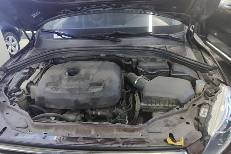 Used Volvo XC60 2016 T5 Smart Version Engine Bay