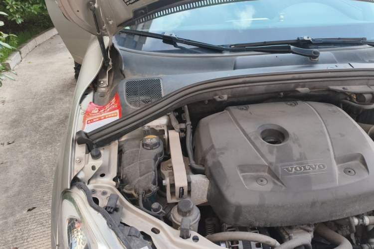 Used Volvo XC60 2016 T5 Smart Upgrade Model Engine Bay Right