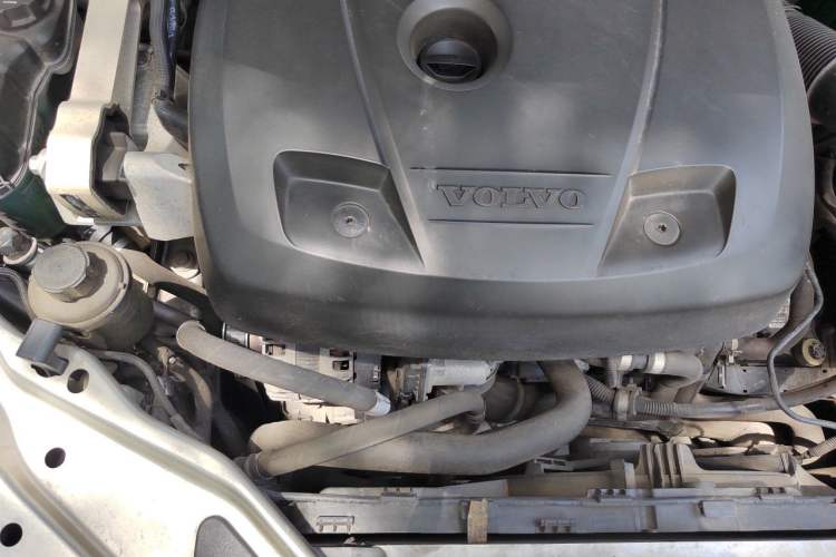 Used Volvo XC60 2016 T5 Smart Version Engine Bay Right