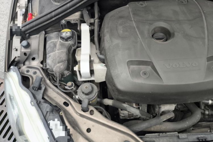 Used Volvo XC60 2016 T5 Smart Version Engine Bay Right