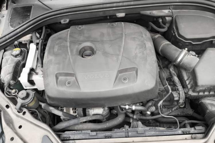 Used Volvo XC60 2016 T5 Smart Version Engine Bay